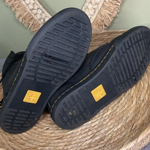 Womens Dr. Martens Sheridan 8-Eye Boot - matte Black Size 6 - Picture 5 of 12